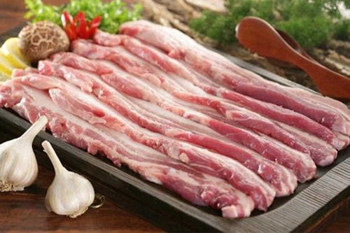 Mua thịt lợn ba chỉ, phần trên hay phần dưới sẽ mềm và ngon hơn?