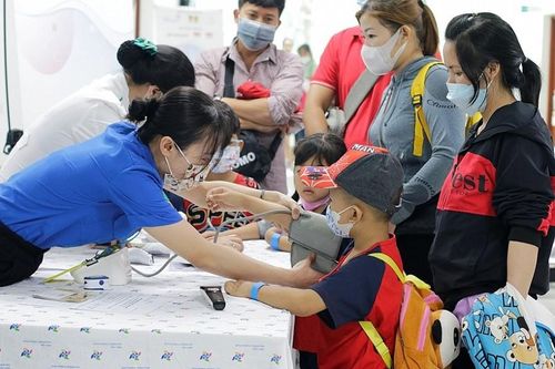 TP. Hồ Chí Minh: 1.000 trẻ em khó khăn, trẻ mồ côi do Covid-19 được khám và điều trị miễn phí