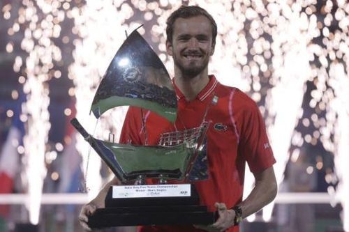 Medvedev giành danh hiệu ATP thứ ba liên tiếp