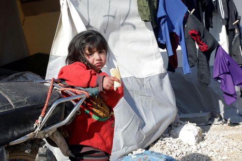 Quốc vương Qatar chỉ trích việc viện trợ động đất ở Syria chậm trễ