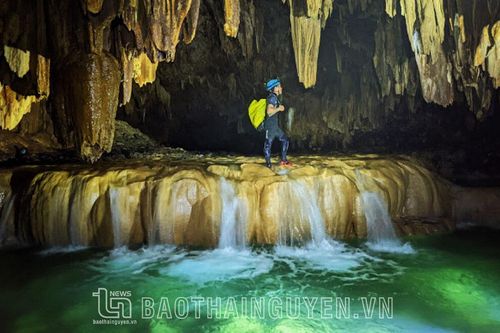 Hang động suối Mỏ Gà - Kỳ quan trong gầm núi