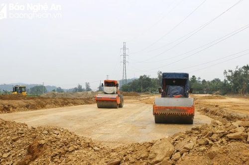 Tiếp tục thi công đường N5 đoạn 2 từ Nghi Xá đi Khánh Hợp (Nghi Lộc)