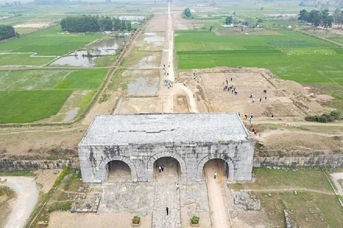 Nhiều phát hiện mới về kỹ thuật ghép đá khi khai quật Di sản Thành Nhà Hồ