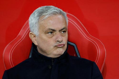 Pogba nếm thất bại trong ngày tái ngộ Mourinho