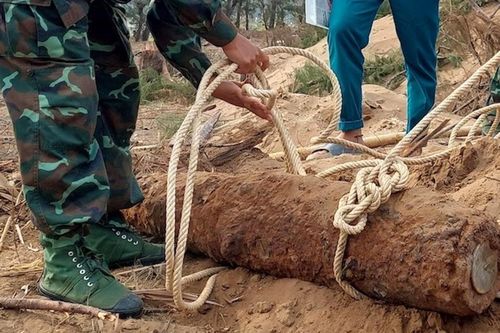 Phát hiện quả bom nặng 150 kg vùi sâu dưới lòng đất