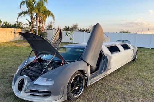 Limousine độ phong cách Bugatti Veyron có giá 25.000 USD