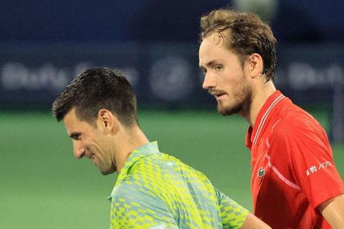 Djokovic lo bị Alcaraz hoặc Tsitsipas soán ngôi số 1 thế giới