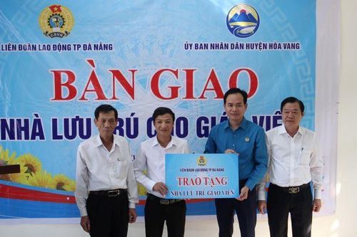 Đà Nẵng: Bàn giao nhà lưu trú hơn 1,4 tỷ đồng cho giáo viên Hòa Bắc