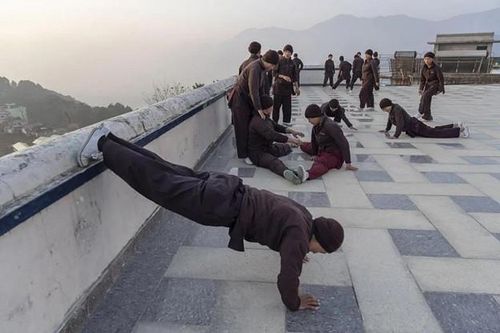 Cuộc sống 'đặc biệt' của các nữ tu sĩ Kungfu ở Nepal