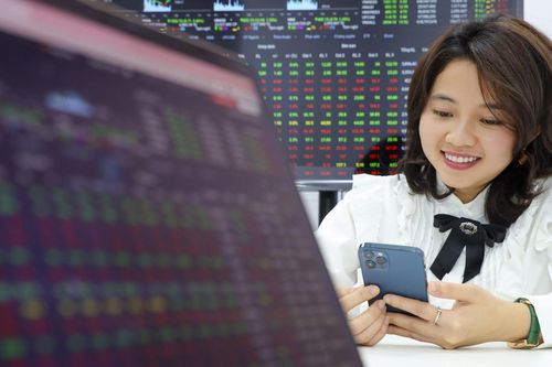 Cổ phiếu bất động sản đồng loạt tăng trần sau quy định 'gỡ' áp lực trái phiếu