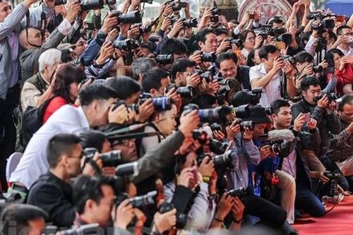 Người đứng đầu cơ quan báo chí không giữ chức vụ quá 2 nhiệm kỳ liên tiếp
