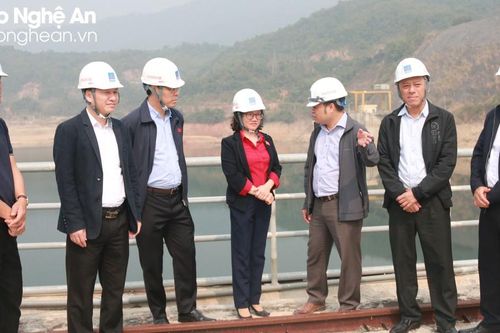 Đoàn ĐBQH tỉnh giám sát việc thực hiện chính sách, pháp luật về phát triển năng lượng tại Quế Phong