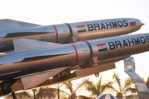 Hải quân Ấn Độ phóng thử thành công tên lửa siêu thanh BrahMos