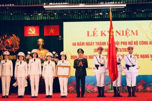 40 năm thành lập Hội Phụ nữ Bộ Công an và đón nhận Huân chương Bảo vệ Tổ quốc hạng Nhì