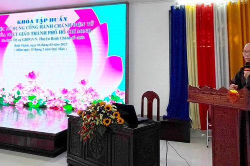 Tập huấn về hành chánh điện tử cho Tăng Ni H.Bình Chánh