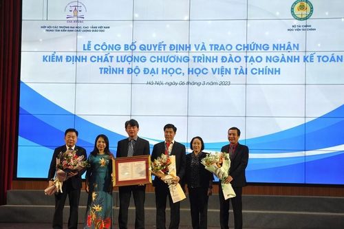 Học viện Tài chính được trao chứng nhận kiểm định chất lượng đào tạo ngành kế toán