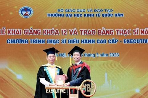Trường ĐH Kinh tế Quốc dân trao bằng Thạc sĩ Điều hành cao cấp