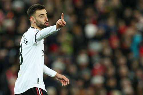 FA không phạt Bruno Fernandes vì đẩy trọng tài