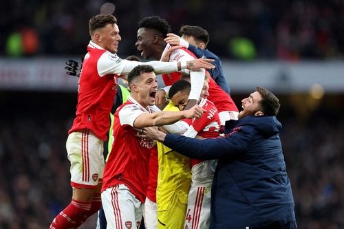 Trọng tài báo cáo Arsenal lên FA