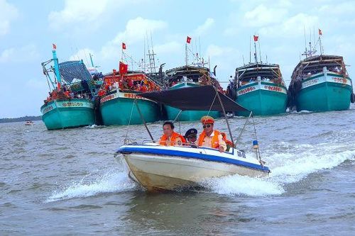 Khách thập phương về miền biển Cà Mau vui lễ Nghinh Ông