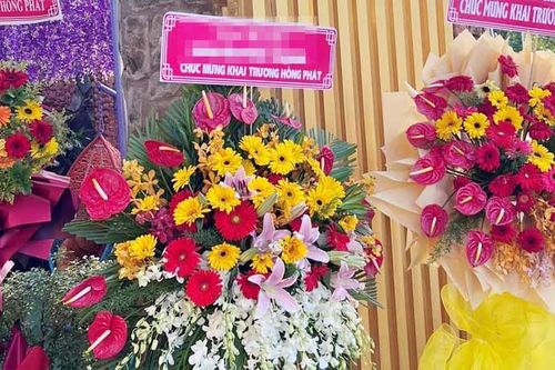 Chủ quán cà phê tự đặt lẵng hoa mạo danh lãnh đạo Đảng, Nhà nước chúc mừng