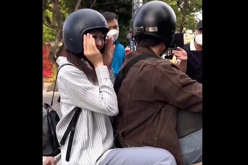 Sự thật cảnh Đình Tú lái xe chở Thùy Anh trong 'Đừng nói khi yêu'