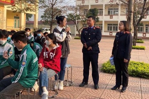 Phối hợp tuyên truyền pháp luật về thuốc lá điện tử có chứa chất ma túy tổng hợp