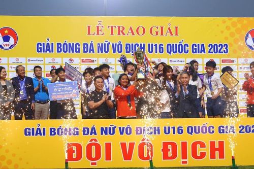 Điều ước cho bóng đá nữ nhân dịp 8/3: 'Mong có nhiều doanh nghiệp tài trợ'