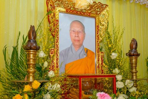 Lâm Đồng: Lễ nhập kim quan Ni trưởng Thích nữ Huệ Hiển, viện chủ chùa Từ Quang