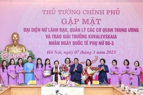 Trao Giải thưởng Kovalevskaia: Tôn vinh tập thể, cá nhân nữ có thành tích nghiên cứu khoa học xuất sắc
