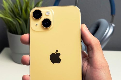 iPhone 14 vàng có giá từ 20,99 triệu đồng, về ngay trong tháng 3