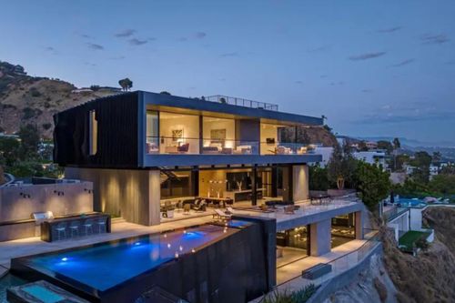 Người trúng số hơn 2 tỷ USD mua biệt thự ở Hollywood Hills