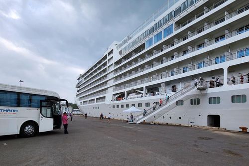 Khánh Hòa: Xe trên 29 chỗ được đón khách tàu biển vào giờ cao điểm