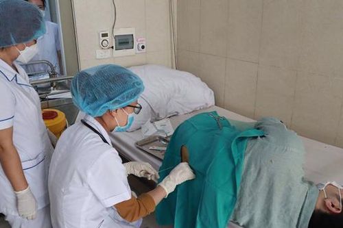 Sốt cao, đau đầu, chàng trai 29 tuổi phát hiện bệnh viêm màng não nhiễm khuẩn