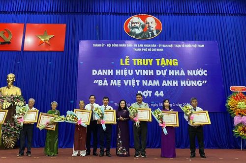 Thành phố Hồ Chí Minh tổ chức lễ truy tặng danh hiệu Bà mẹ Việt Nam Anh hùng