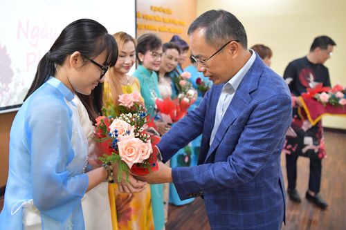 Tôn vinh phụ nữ Việt kiều tại Thái Lan nhân Ngày Quốc tế Phụ nữ