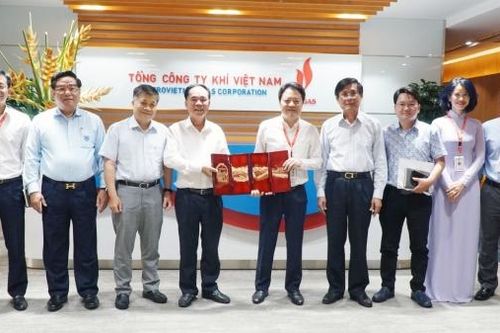 Hội Dầu khí Việt Nam làm việc với PV GAS: Định hướng tăng cường hợp tác