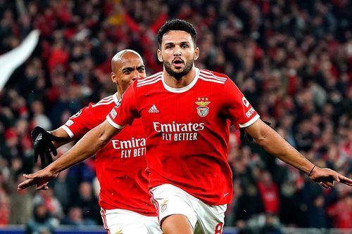 Benfica hùng dũng tiến vào tứ kết Champions League