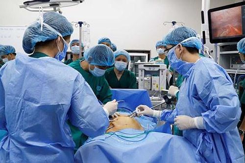 Dấu hiệu mắc ung thư máu dễ bị bỏ qua