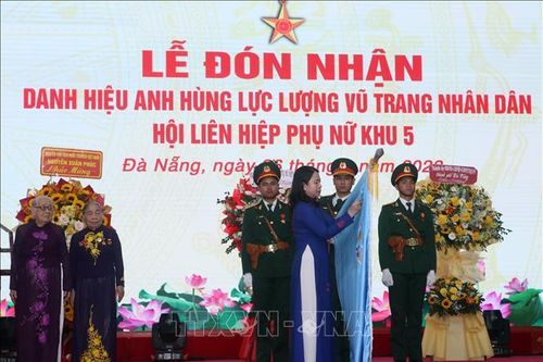 Vang mãi bản hùng ca Phụ nữ Khu 5