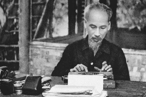 75 năm Ngày truyền thống của Báo PNVN: Bác Hồ và tờ báo riêng của phụ nữ