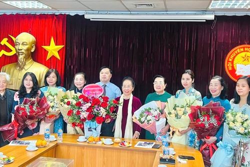 Trung ương Hội Khuyến học Việt Nam chúc mừng Ngày Quốc tế Phụ nữ 8/3