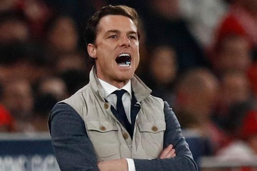Scott Parker bị sa thải sau thảm bại 1-5 ở Champions League