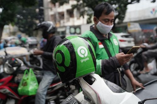 Tài xế công nghệ than thiếu khách, ít đơn, thu nhập giảm 50%
