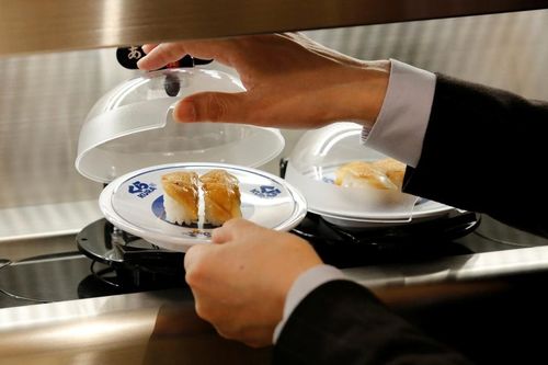 3 người bị bắt ở Nhật Bản sau trào lưu 'khủng bố sushi'