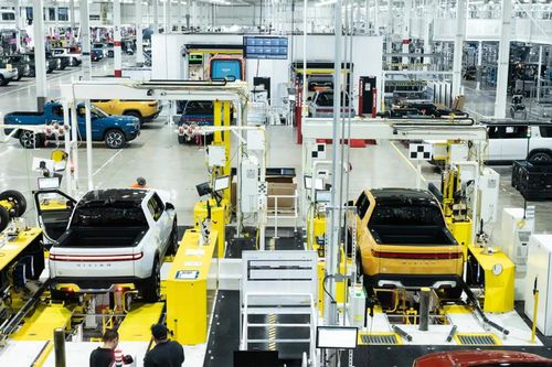 Rivian cắt gần 500 việc làm để giảm chi phí