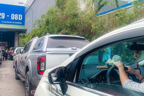 Cả tuần đi đăng kiểm, đêm không dám chợp mắt vì sợ xe khác chen ngang