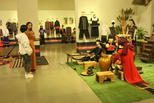 Tôn vinh các giá trị trang phục, văn hóa 49 dân tộc ở Đắk Lắk