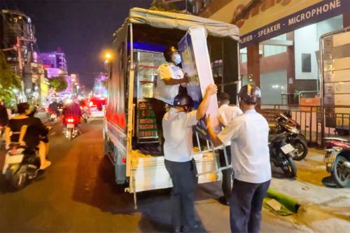 TP.HCM lại dọn dẹp vỉa hè, nhiều quán nhậu bị xử phạt