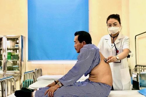 Huyện Sóc Sơn: Một trường hợp bị sốc phản vệ do ăn lòng lợn, tiết canh